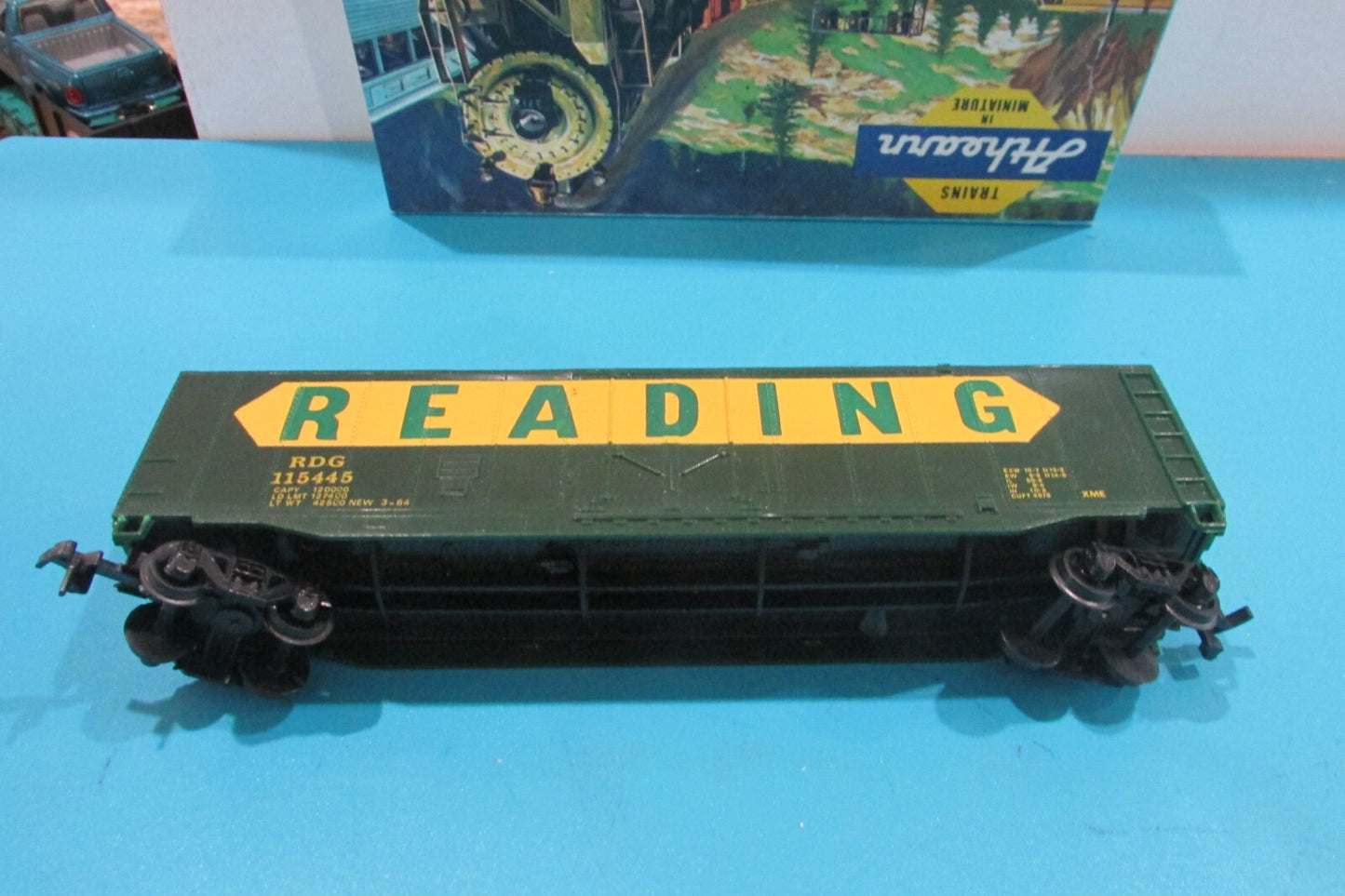 HO Scale Bachmann 50' Reefer Box Car Reading  #115445 Lot#2549