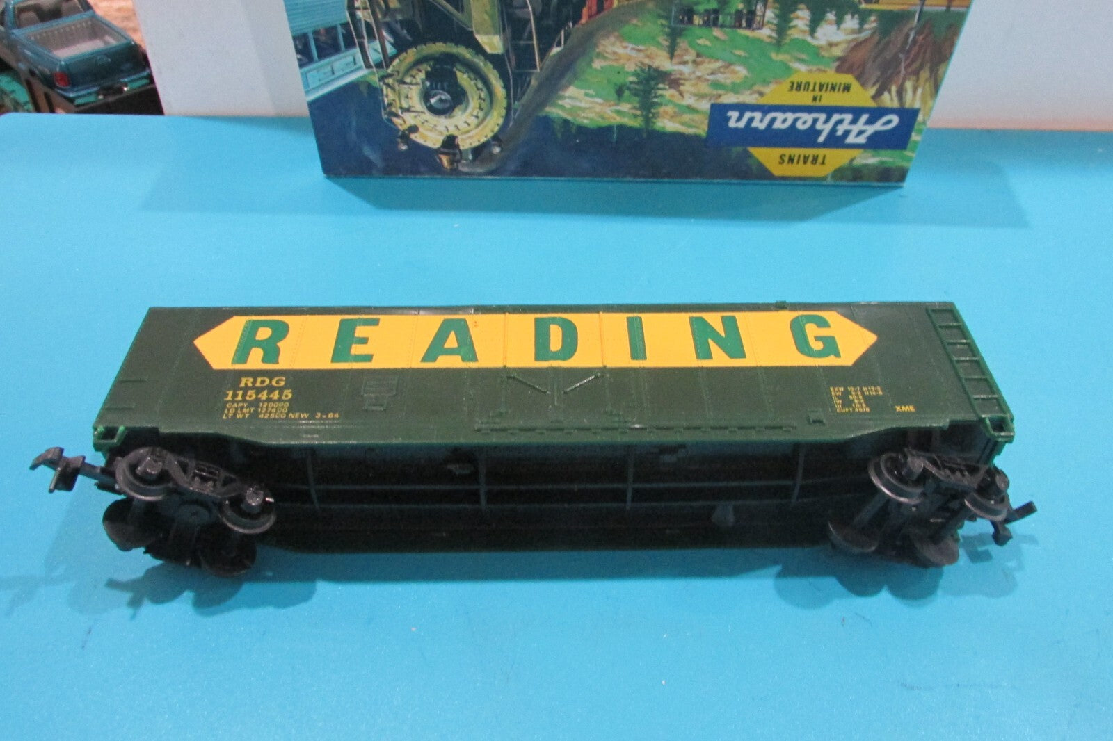 HO Scale Bachmann 50' Reefer Box Car Reading  #115445 Lot#2549