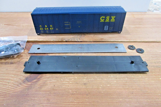 HO Scale RoundHouse 1966 50' FMC Box Car Kit CSX/C&O RH4742