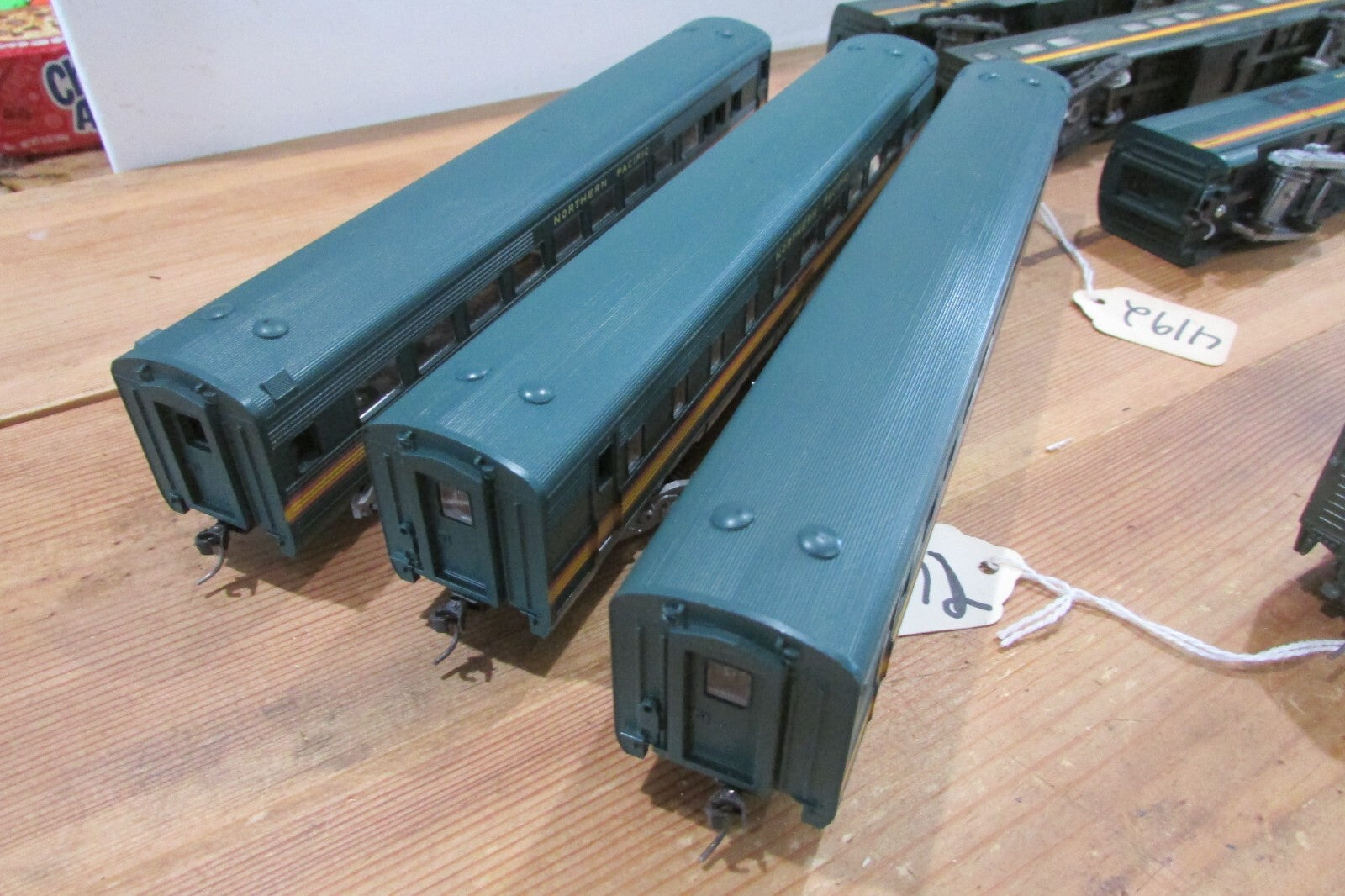 HO Scale Athearn Assorted  (6)Passenger Cars & (1) Unit B Dummy NP Lot#3745