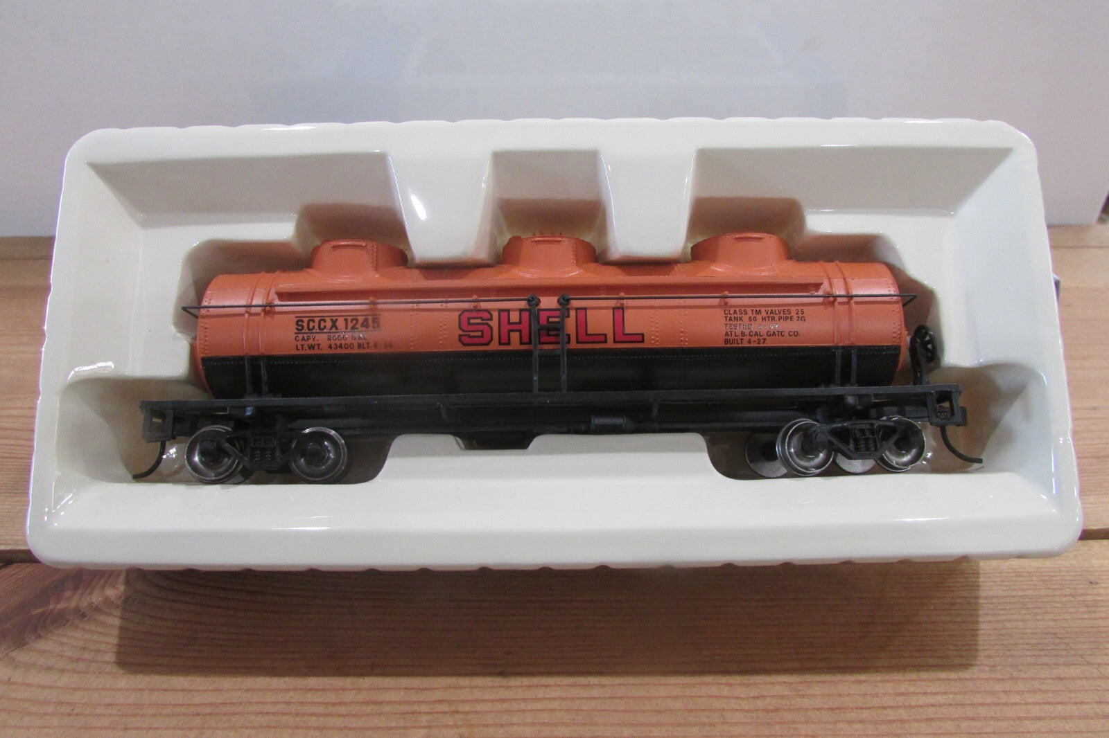 HO Scale Bachmann  17134 40' 3-Dome Tank Car Shell LOT#0326