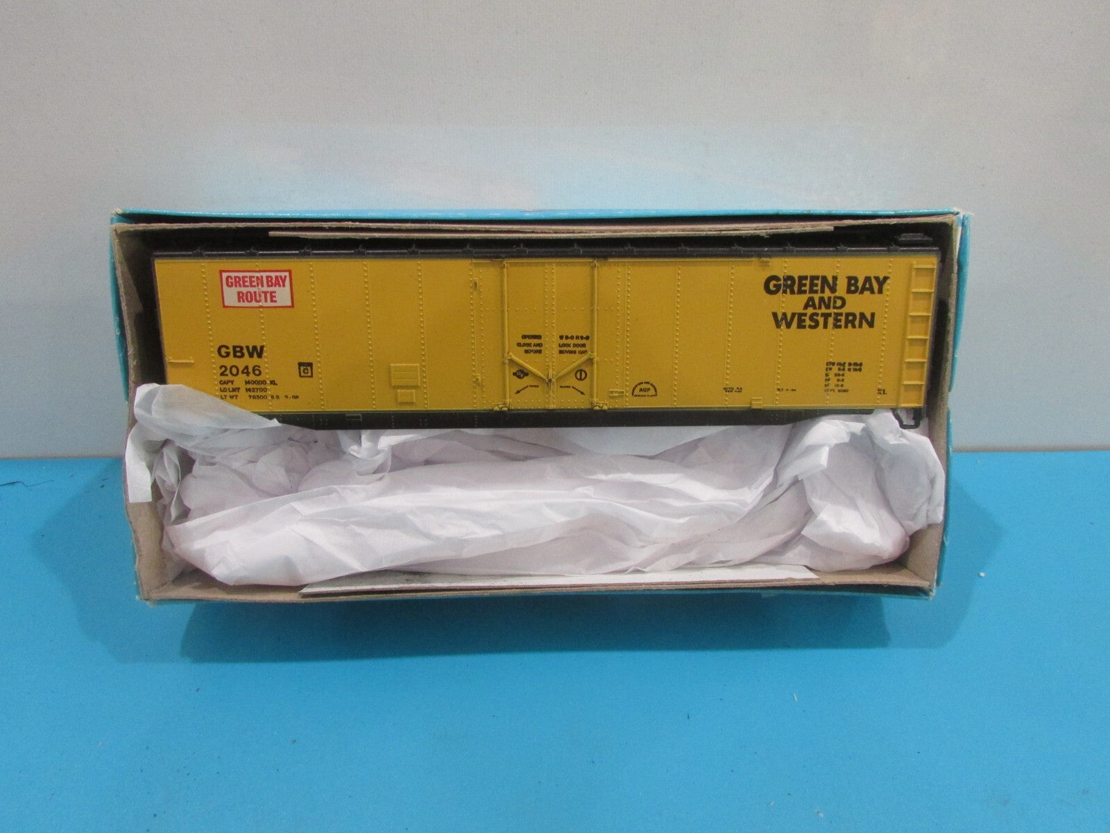 HO Scale Athearn 1361 50ft  Plug Door Box Car Green Bay & Western #2046 Lot#1459