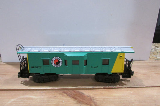 O Gauge  Lionel 6-9177 Northern Pacific Bay Window Caboose