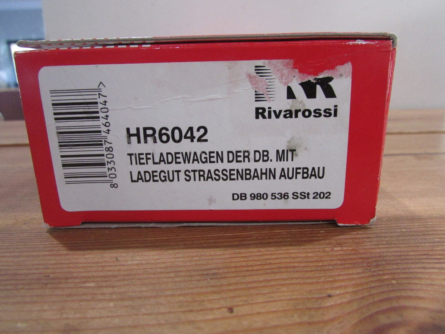 HO Scale Rivarossi HR6042  Heavy Flat Car w/ Coach Load. Lot#3547