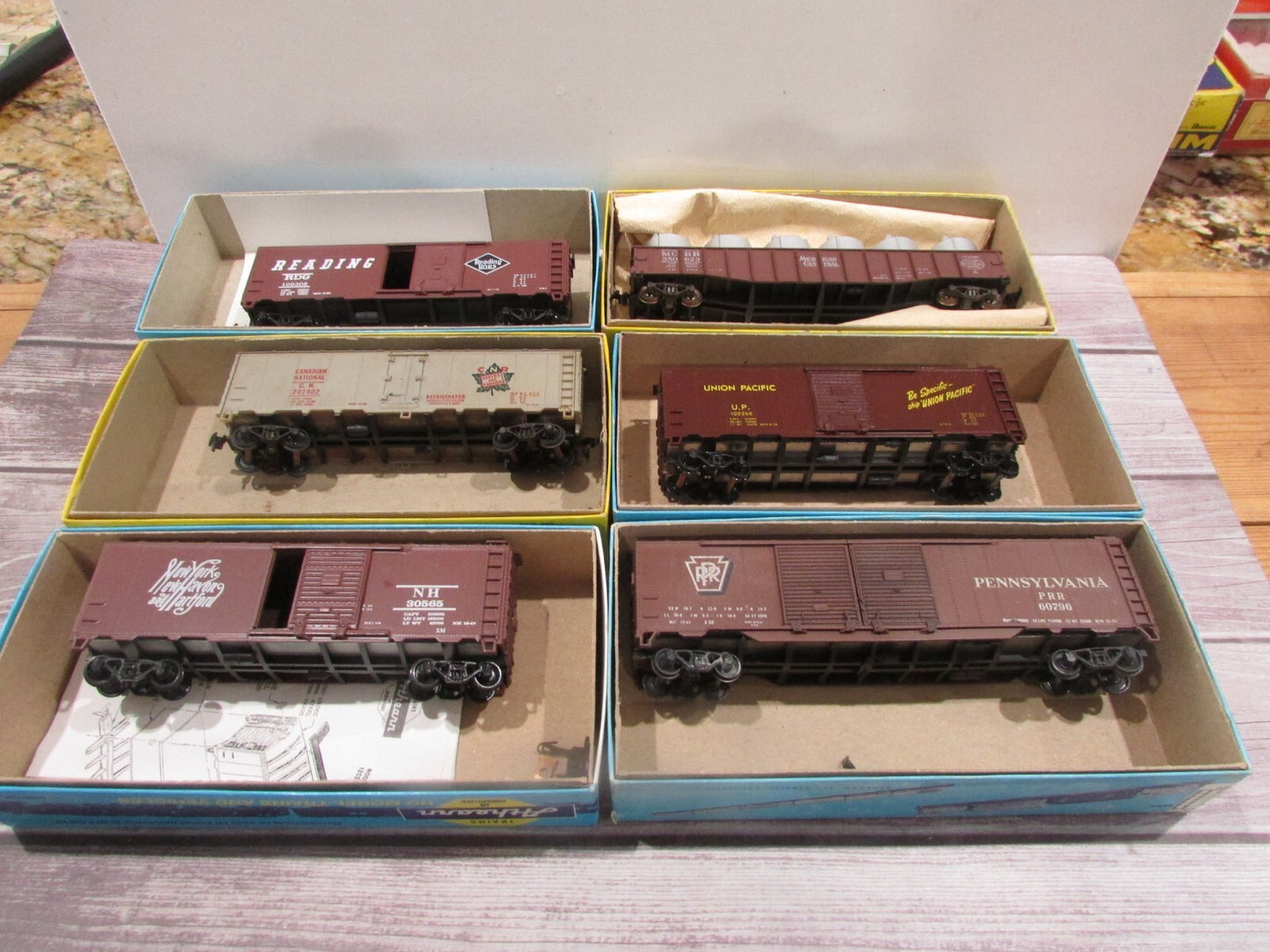 HO Scale Athearn (6) Assorted Freight Cars Lot#3231