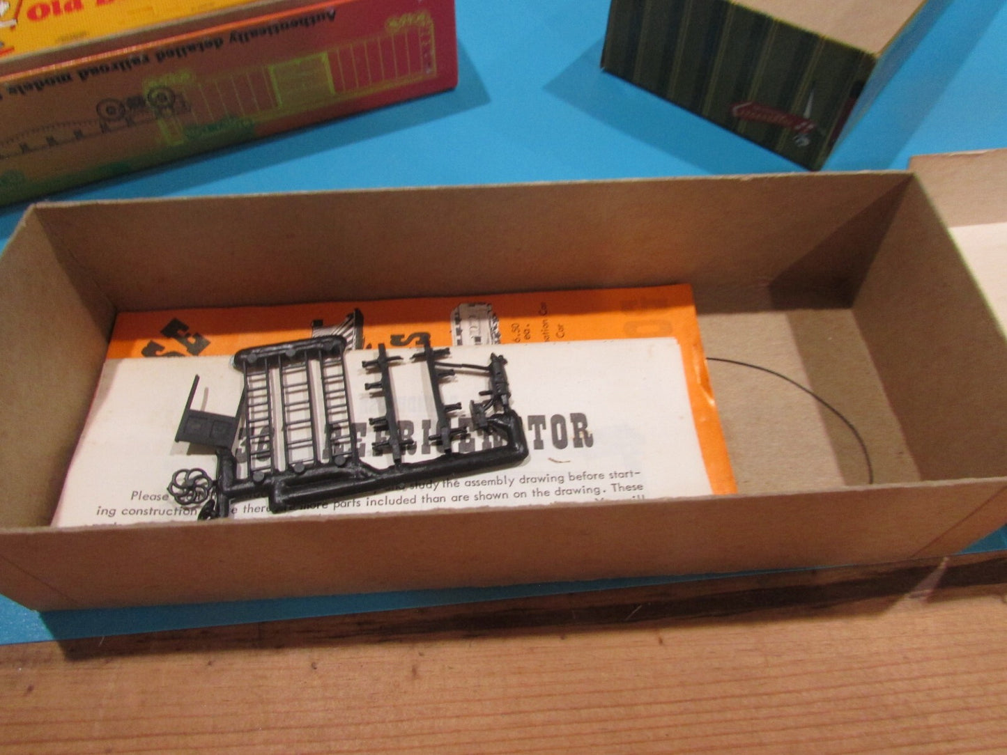 HO Scale Roundhouse (2 )Old Dutch Cleanser  Old Timer Cars Kits Lot#1728