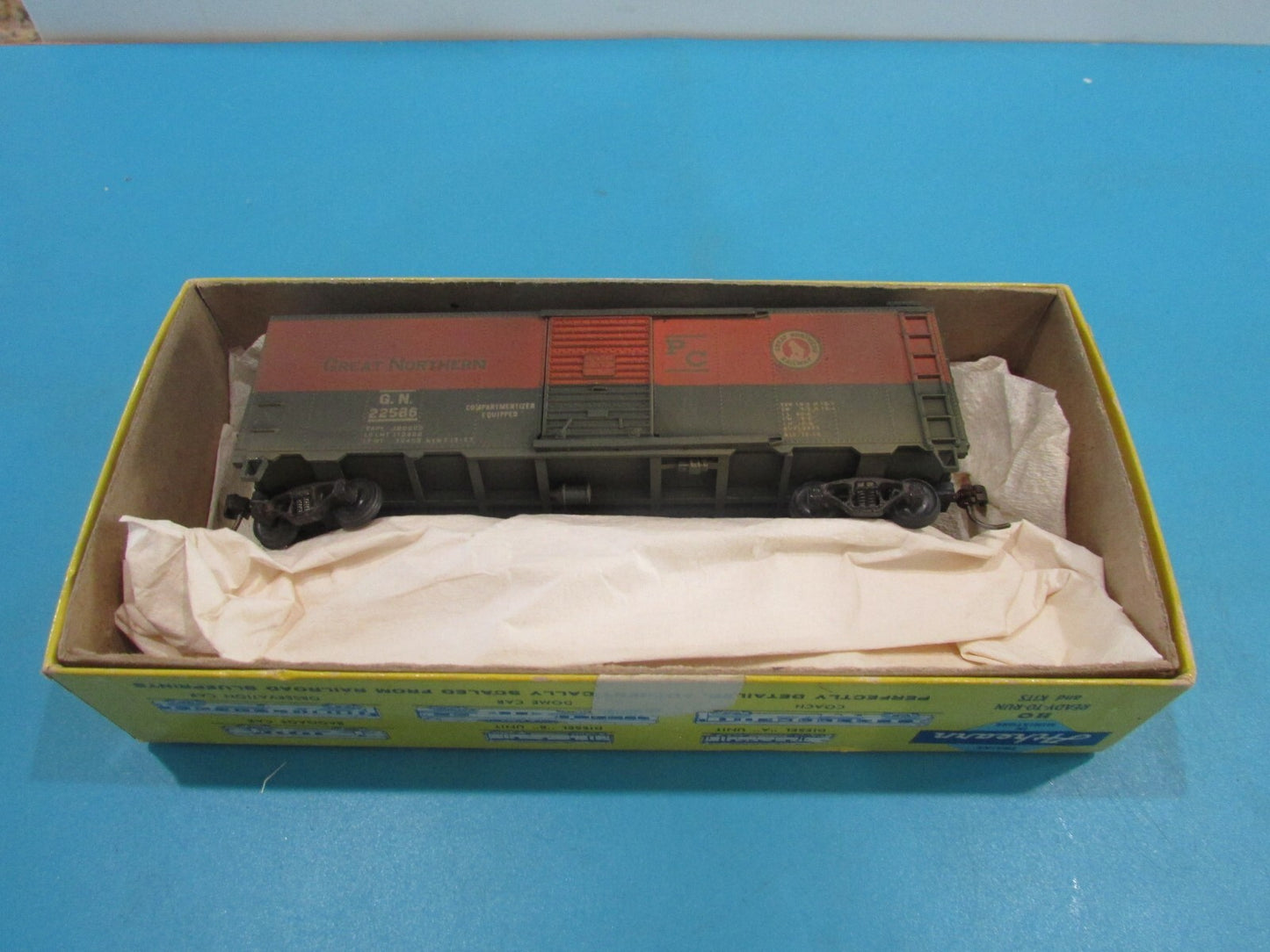 HO Scale Athearn Great Northern Box Car Lot#2426