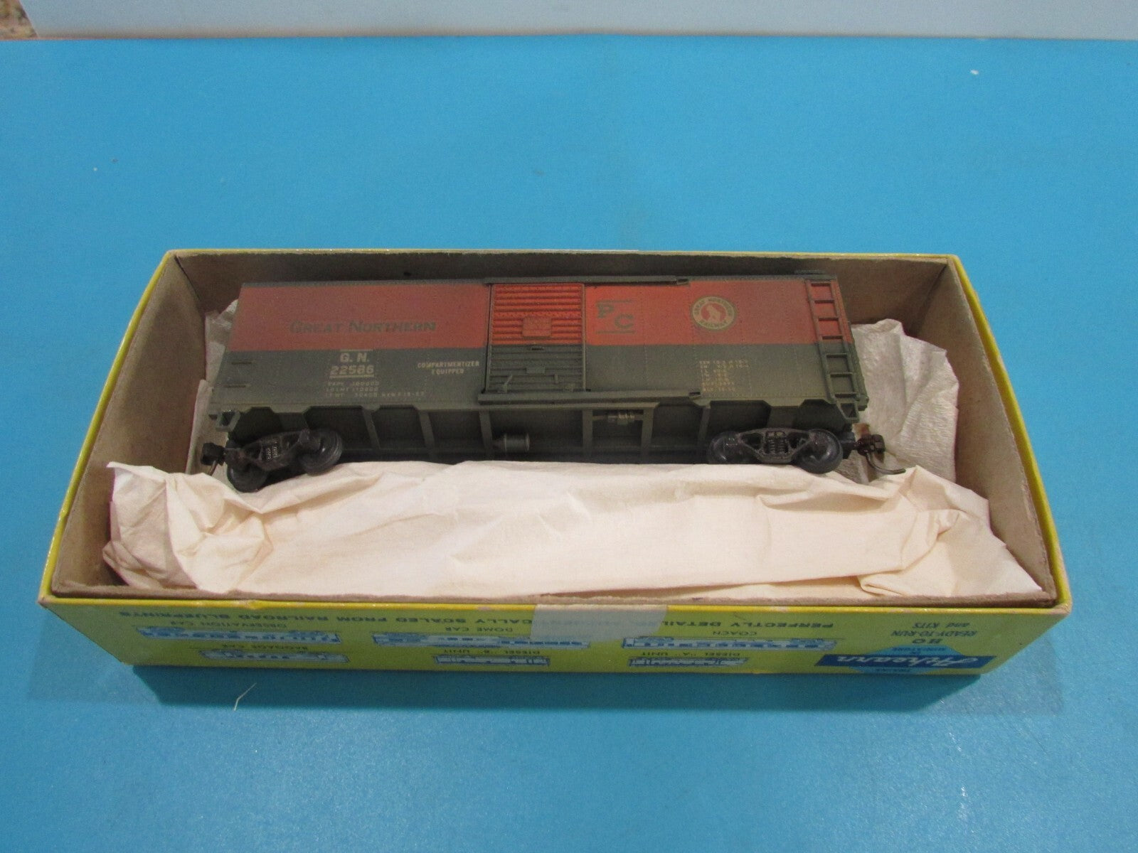 HO Scale Athearn Great Northern Box Car Lot#2426