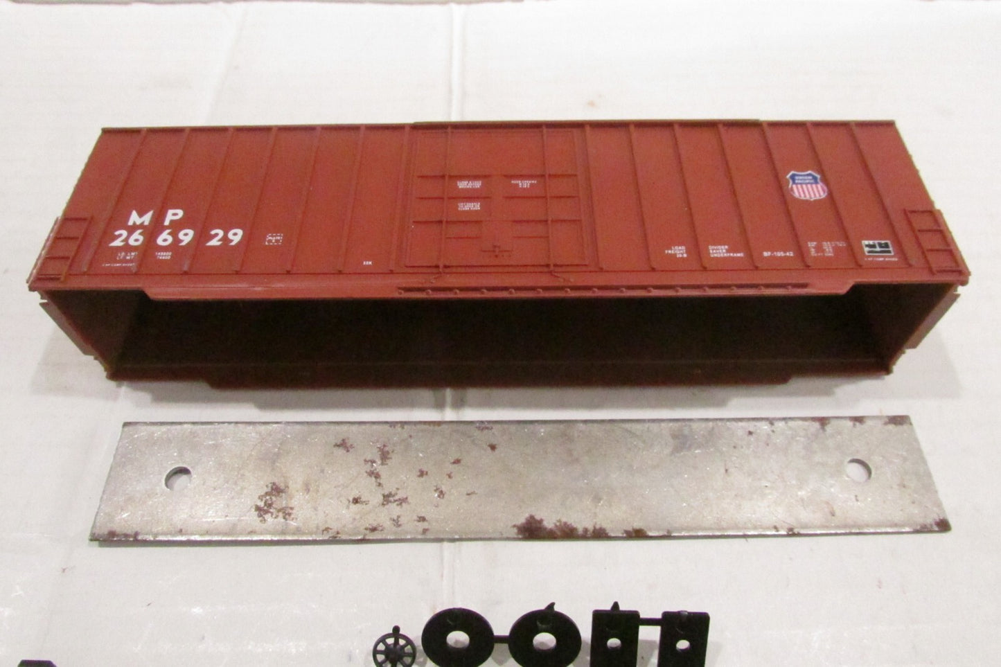 HO Scale RoundHouse 6929 50' Boxcar Kit MP #266929 RH4338
