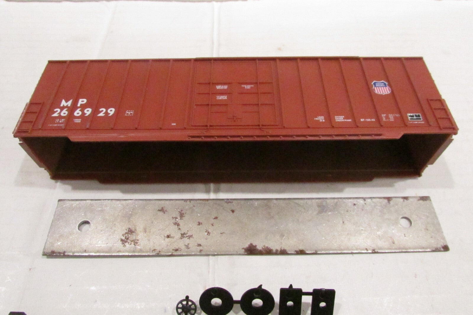 HO Scale RoundHouse 6929 50' Boxcar Kit MP #266929 RH4338
