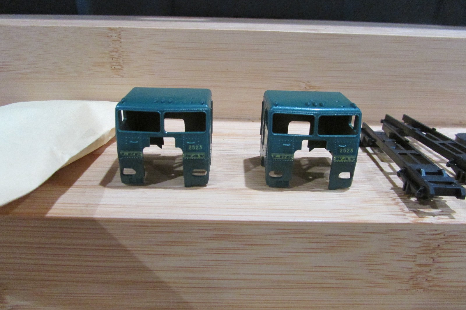 HO Scale Athearn 5505 Lee Way 2 Tractor Only Kit ATH5195