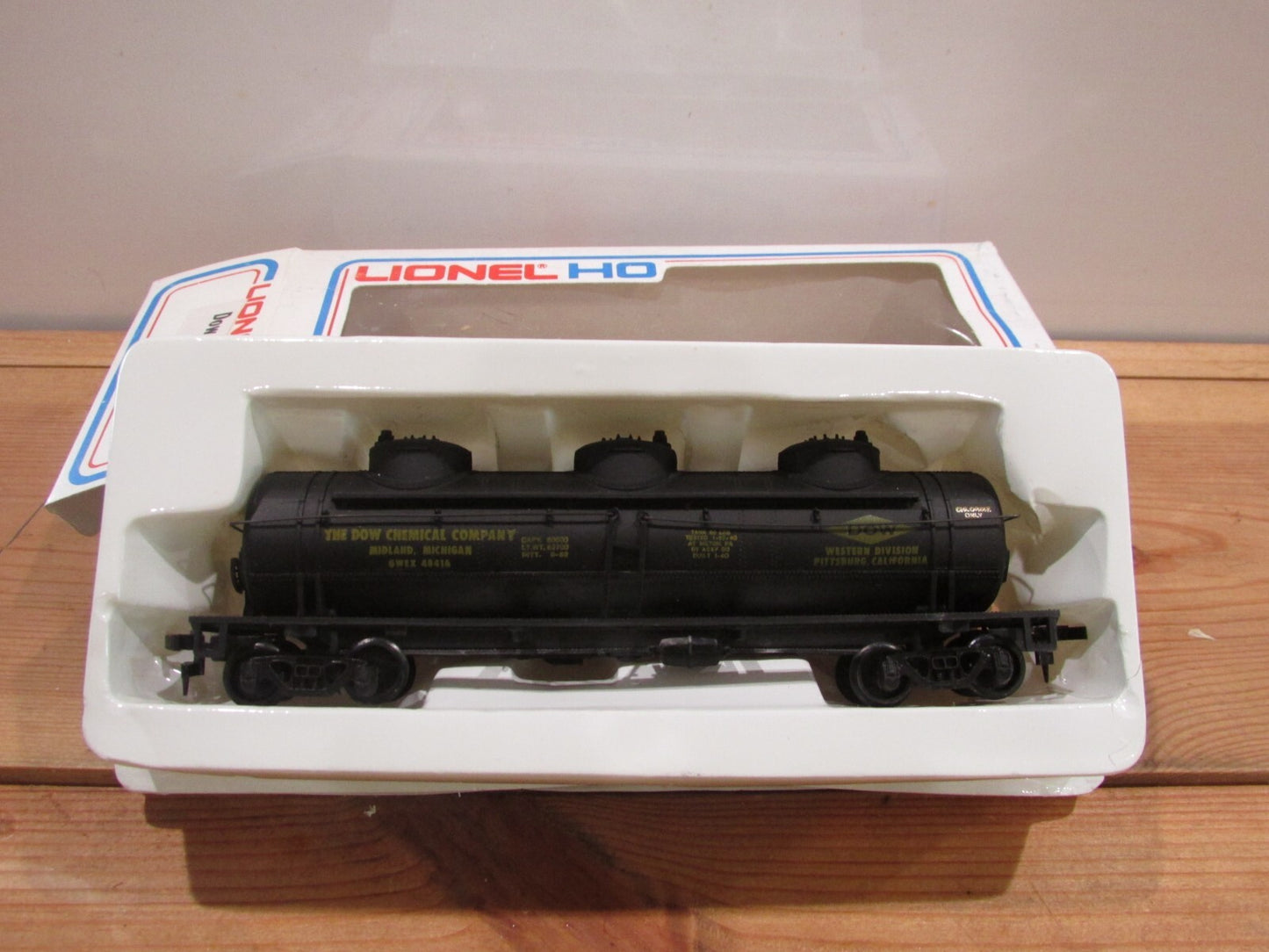 HO Scale Vintage Lionel 5-8516 Dow Tank Car Lot#0750