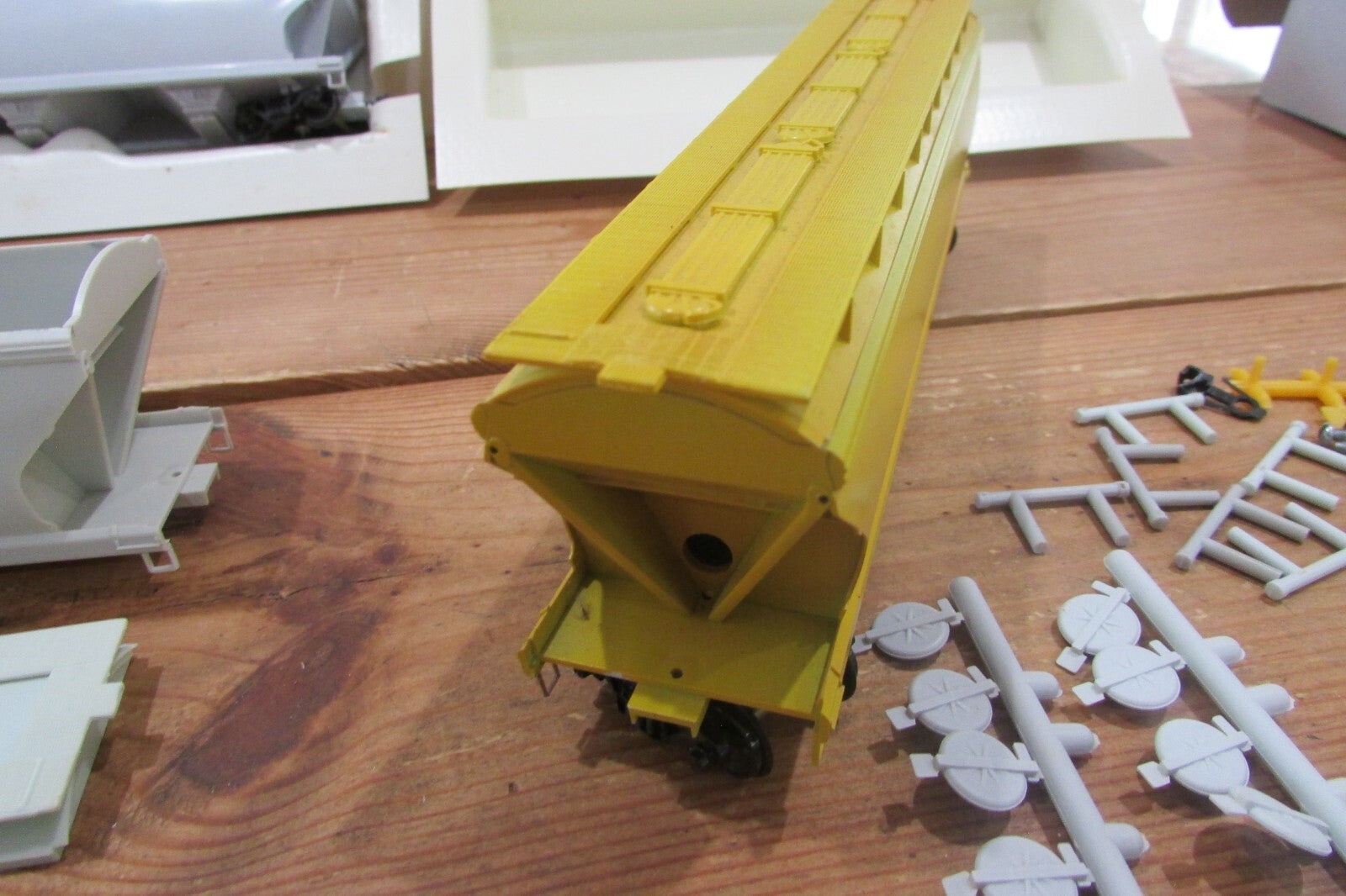 HO Scale Front Range Products(3) ACF 3Bay Grain Cars Undecorated  Lot#4733