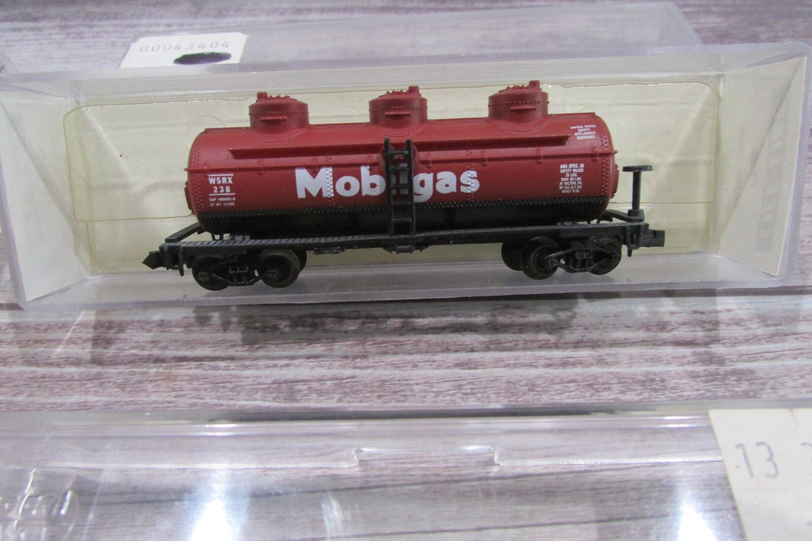 N Scale Model Power (5) Assorted Tank Cars   Lot#3073