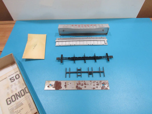 HO Scale RoundHouse  Gondola Car Southern Kit Lot#1023