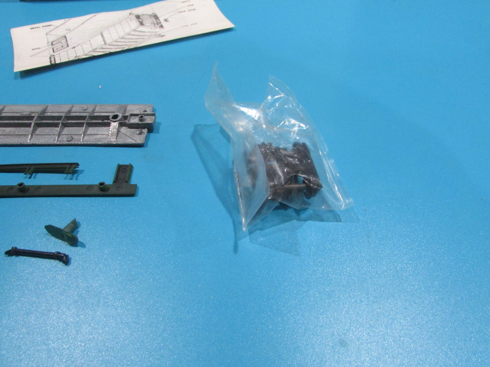 HO Scale RoundHouse B41 40' Boxcar Car Kit Burlington Northern RH4302