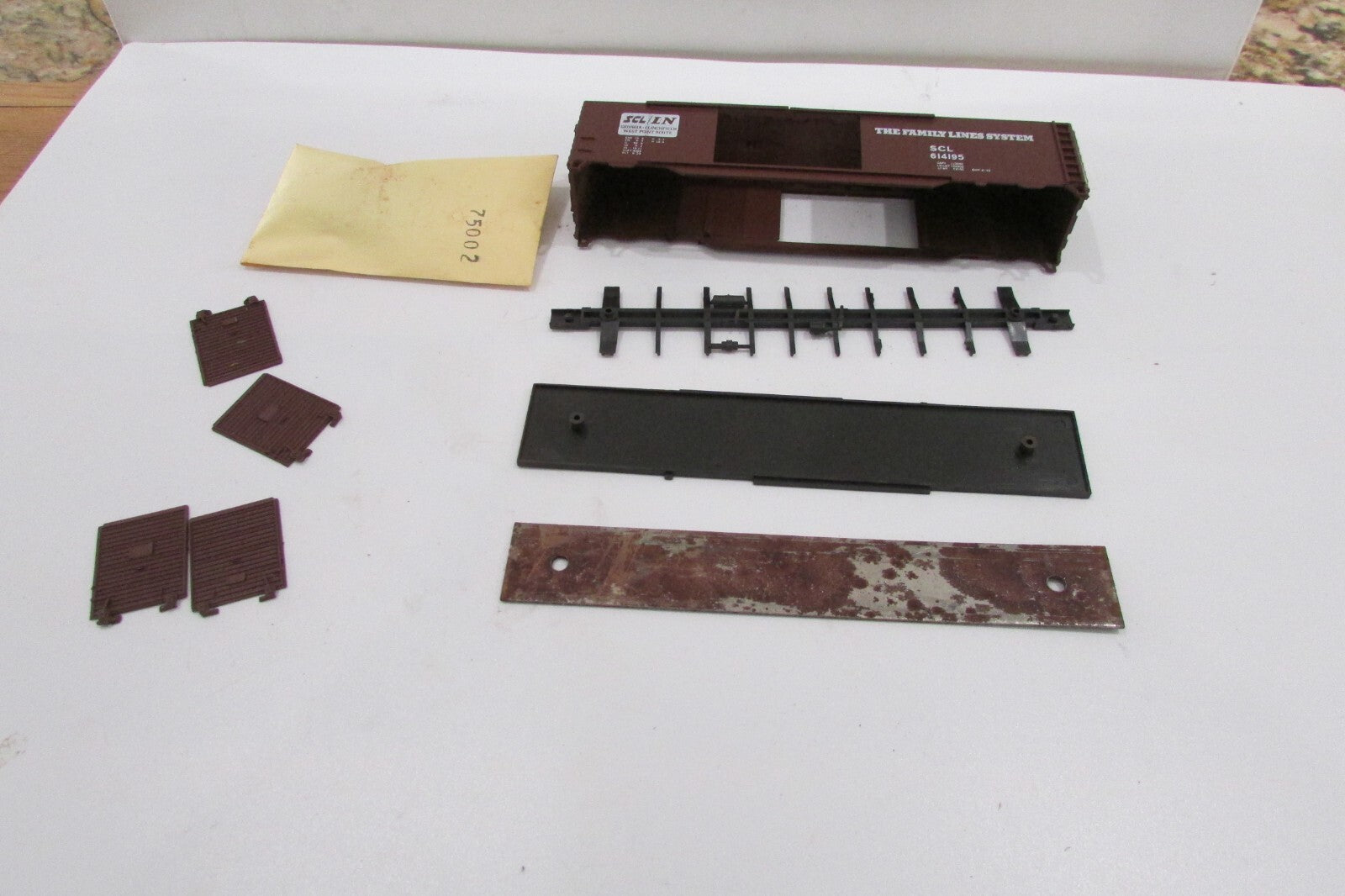 HO Scale Athearn 489 The Family Lines System SCL/L&N #614195
