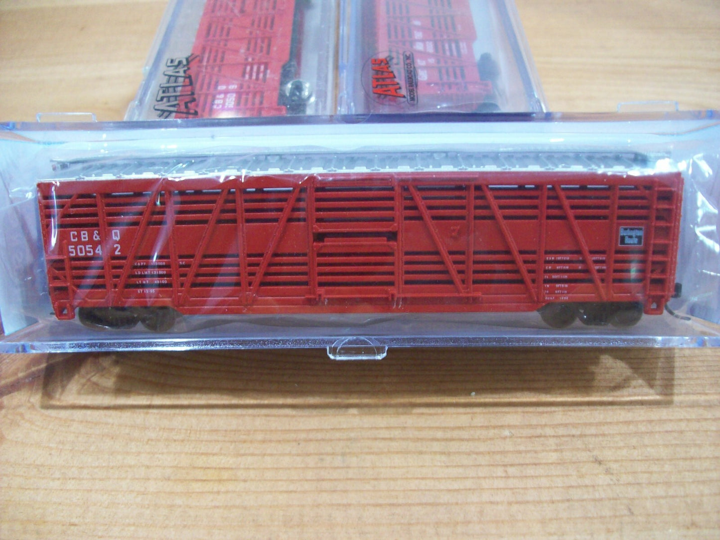 N Scale (3)Atlas Assorted 50' Stock Cars