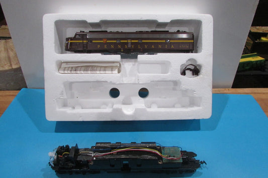 HO Scale Proto 2000 21008 E8/9 Locomotive Pennsylvania #5797A Lot#2715