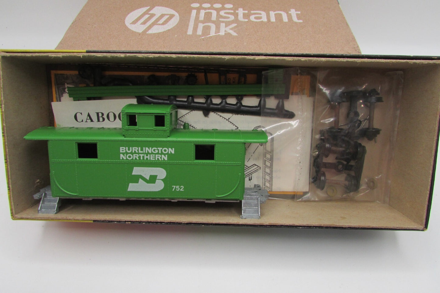 HO Scale RoundHouse C13 Caboose Burlington Northern   RH4840