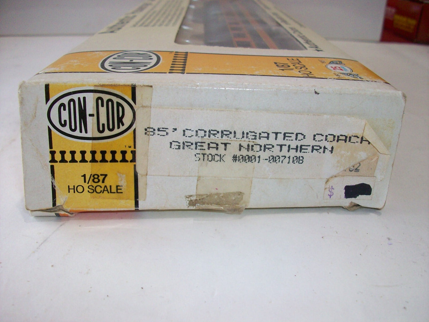 HO Scale Con-Cor  0001-807108 85' Corrugated Coach Great Northern Lot#0484