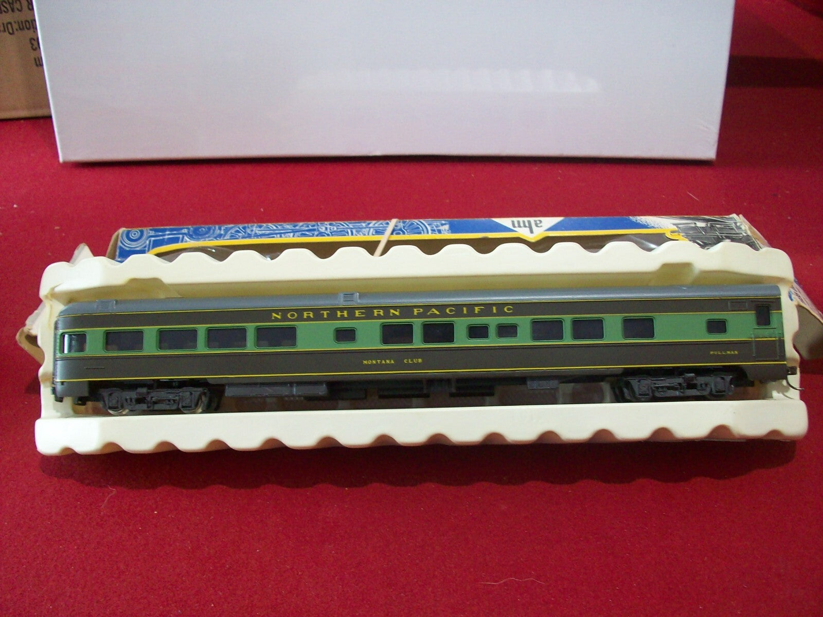 HO Scale AHM/Rivarrosi Observation Car "Northern Pacific" Lot#0397