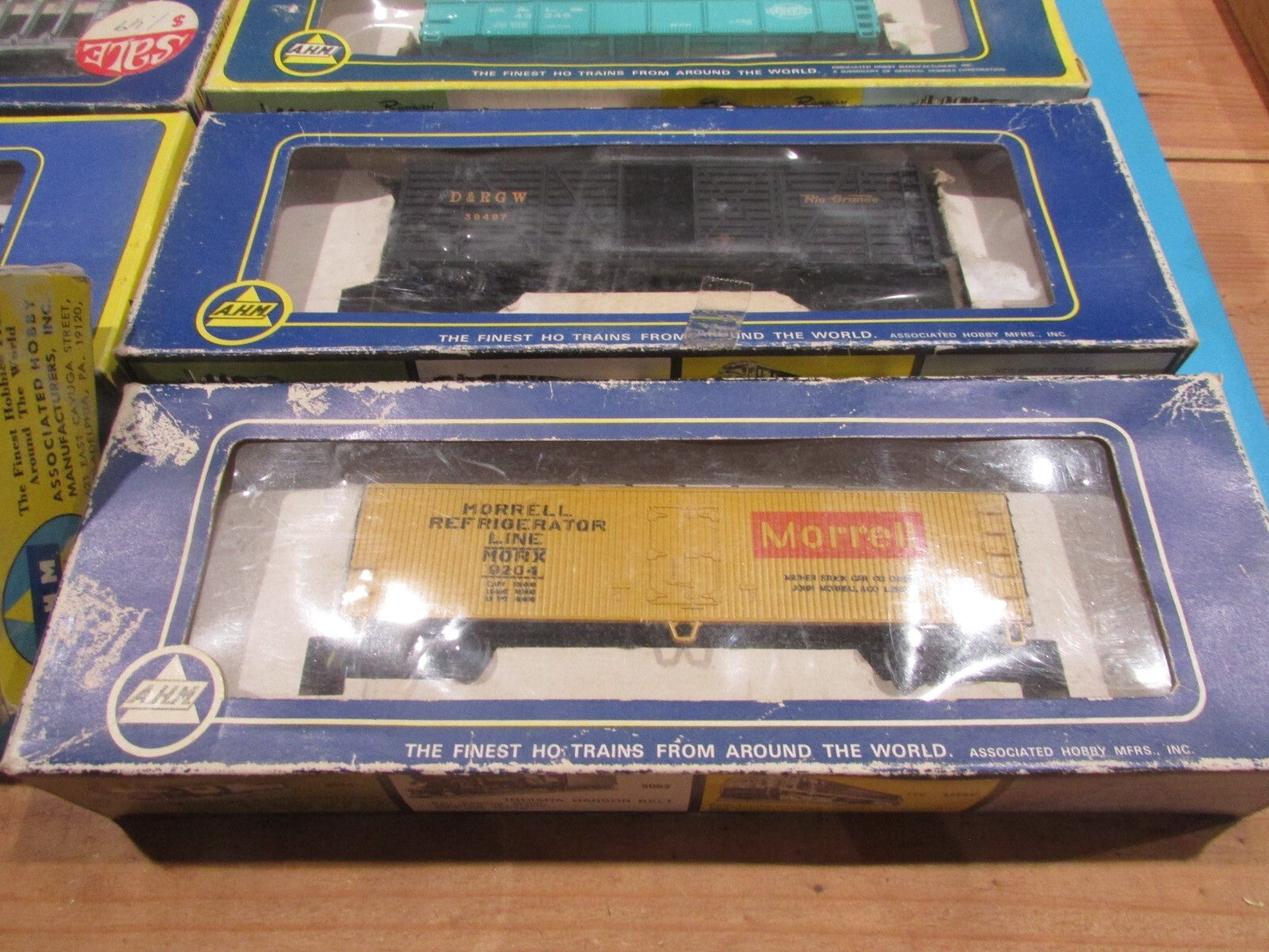 HO Scale AHM (8) Assorted Freight Cars Lot#2319