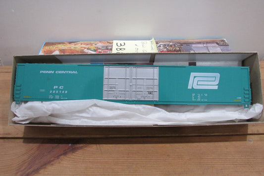 HO Scale Athearn 1973 86ft  Hi Cube Box Car "Penn Central" Lot#3886