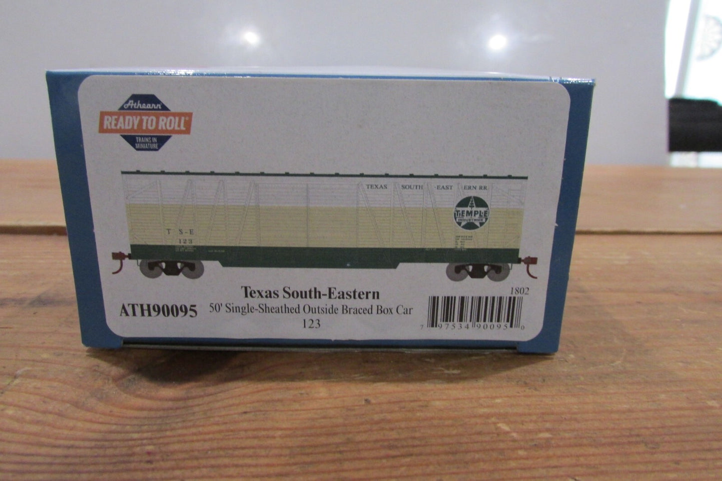 HO Scale Athearn 90095 50' Single-Sheathed Braced Box Car  RTR ATH4603