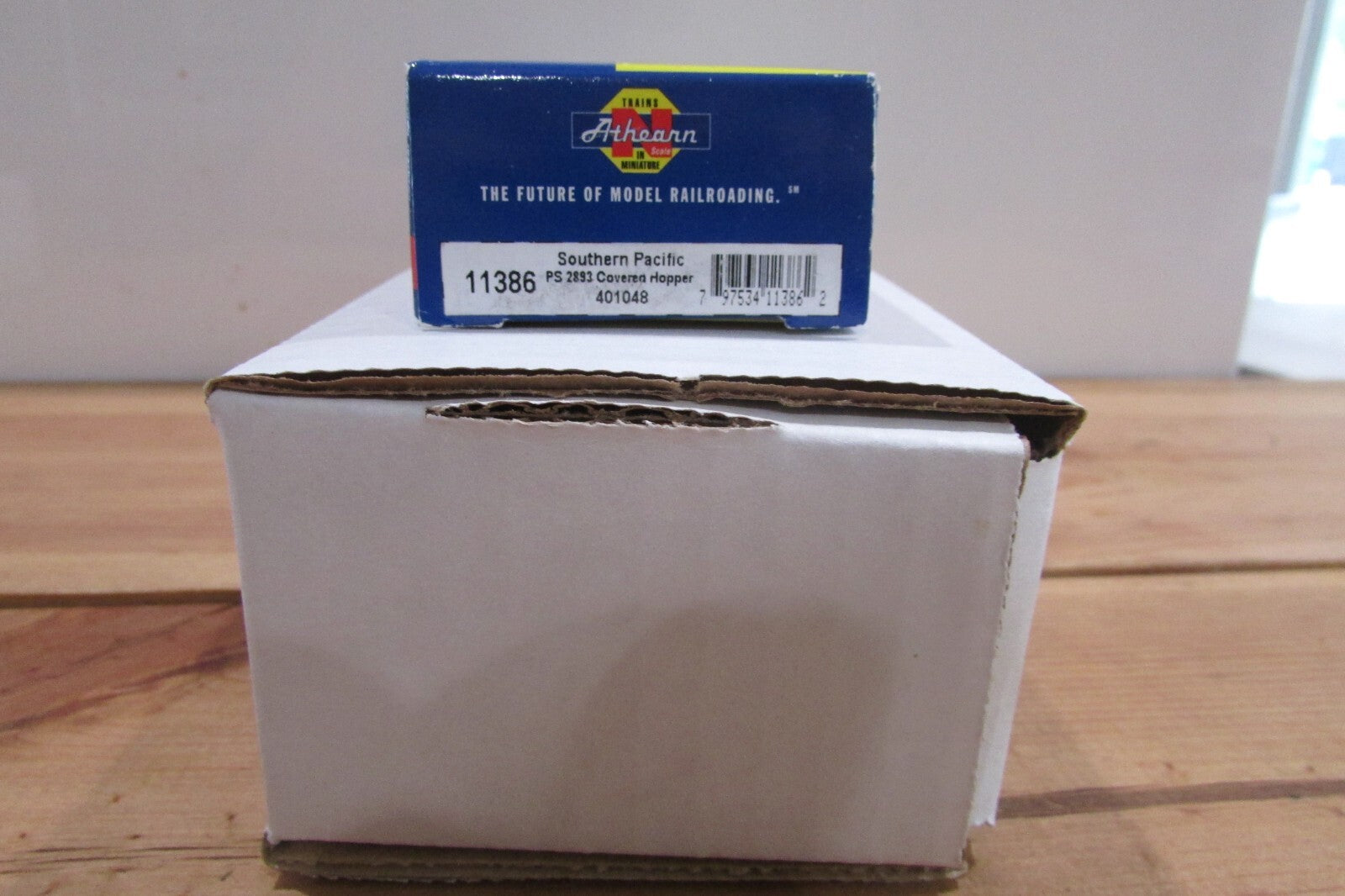 N Scale Athearn  11386 PS Covered Hopper " Souther Pacific"