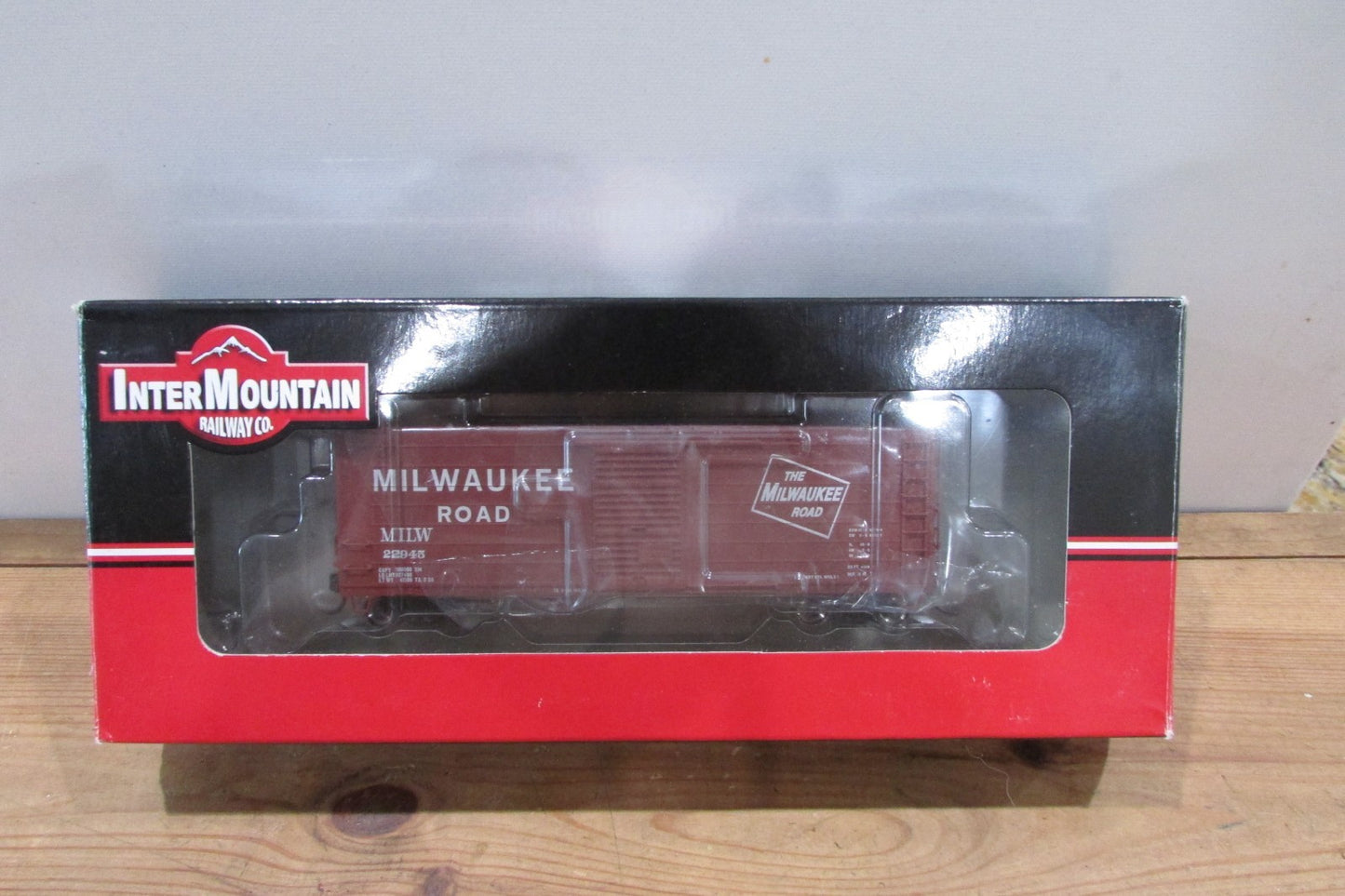 HO Scale InterMountain 48502-02 Milwaukee Box Car #22945 IM5119