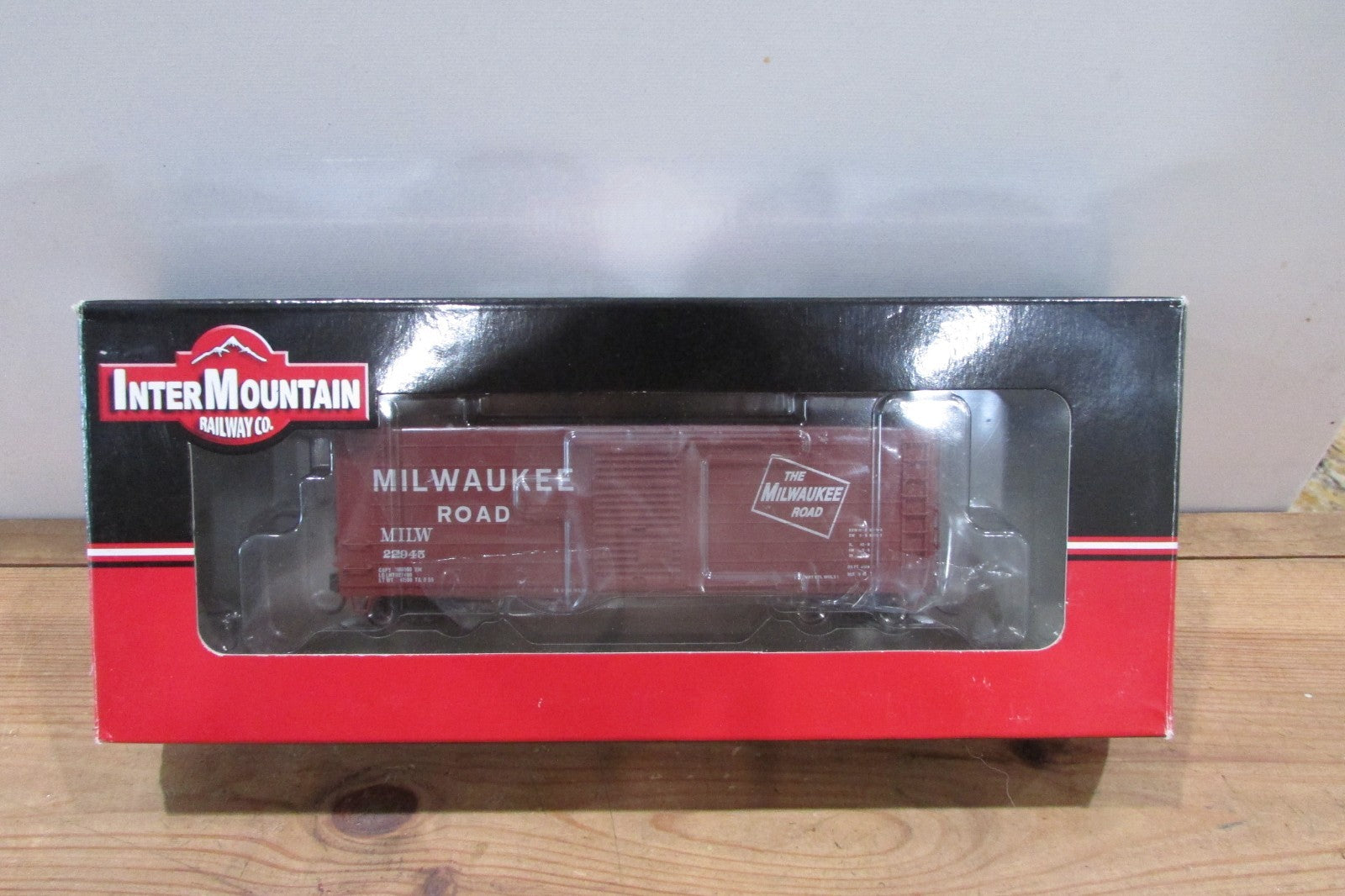 HO Scale InterMountain 48502-02 Milwaukee Box Car #22945 IM5119