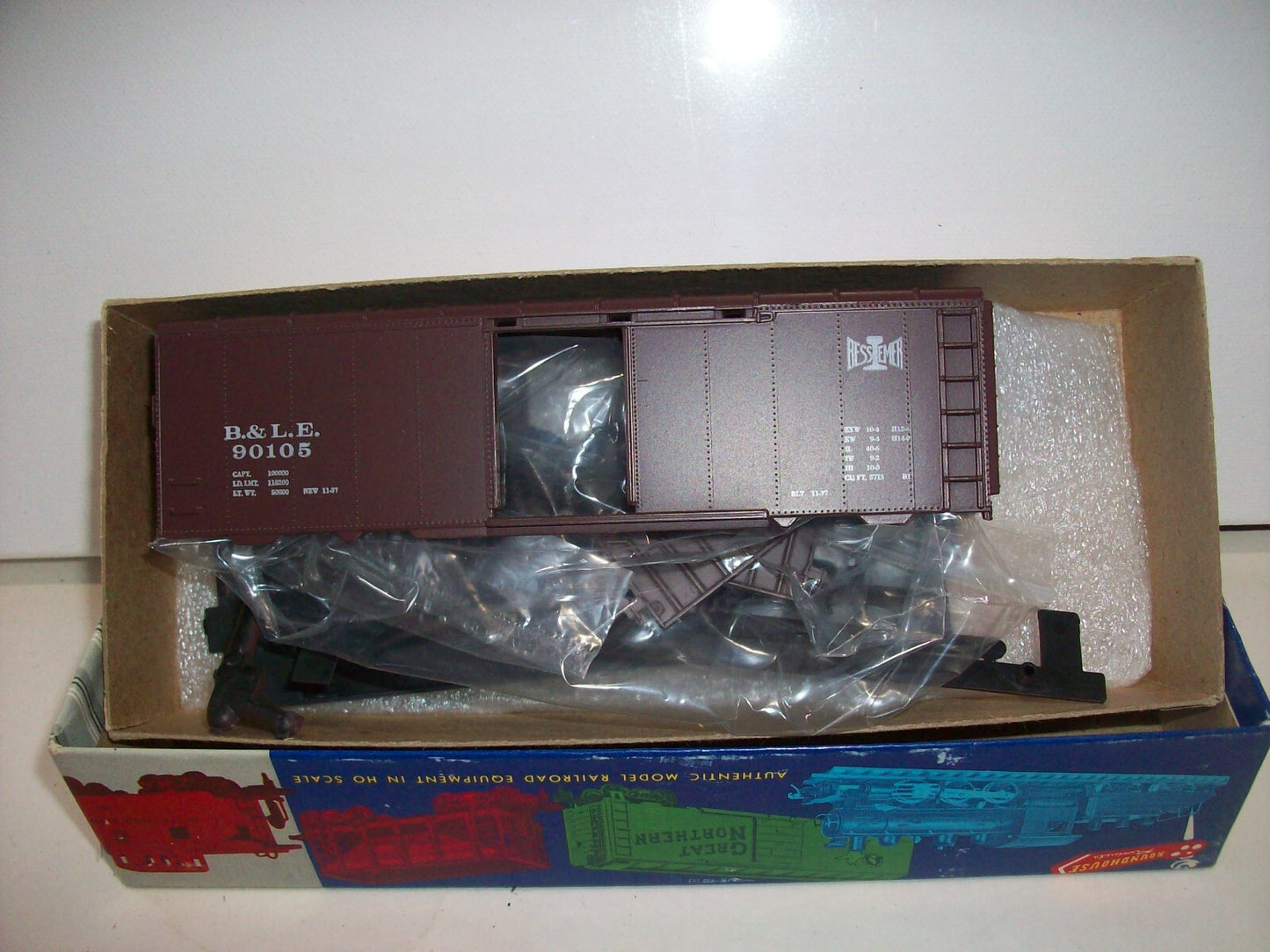 HO Scale Roundhouse 1082 Roundtop Boxcar B.& L.E Car KIT Lot#0554