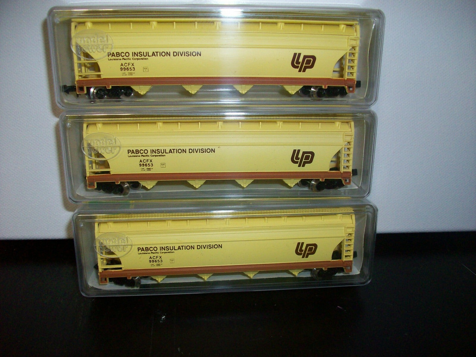 N Scale (3Cars)Model Power 9999 Freight Cars Pabco Insulation Division