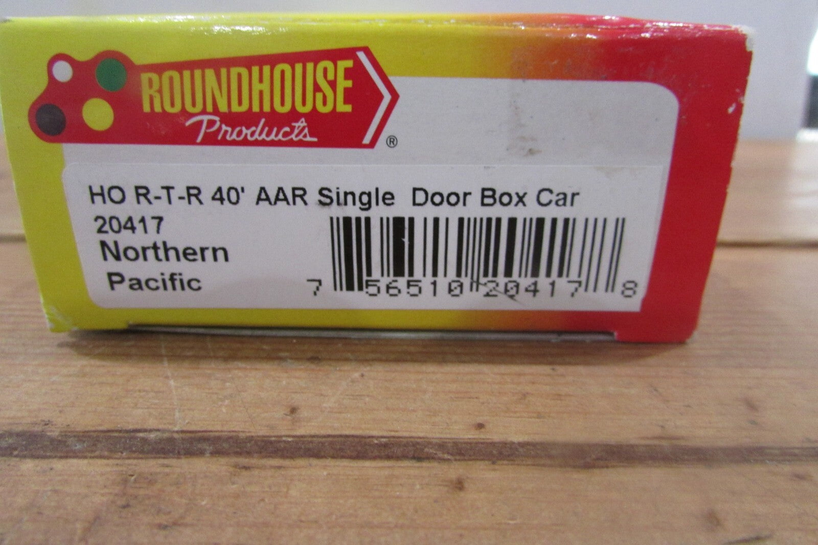 HO Scale Roundhouse 20471 40'AAR Single Door Box Car Northern Pacific  RH4372