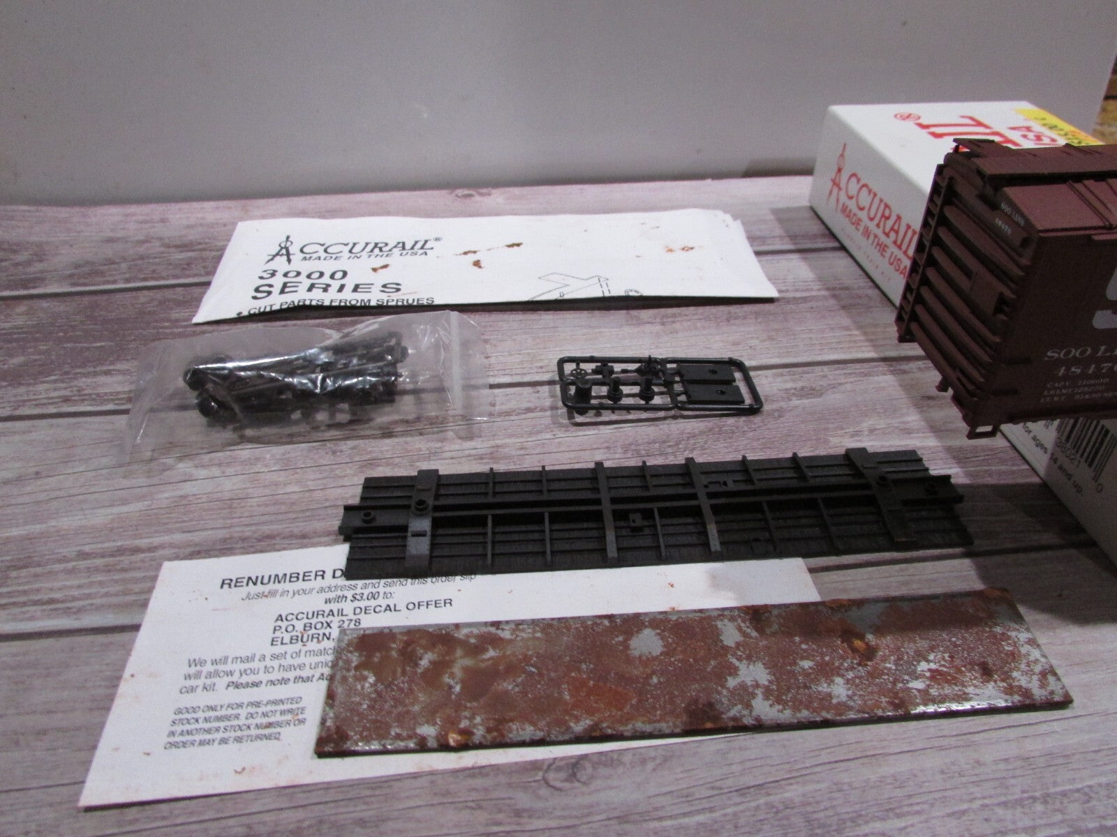 HO Scale Accurail 38021 40' Combo Door BoxCar Kit Soo Line #48476