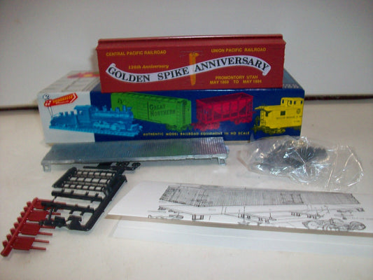 HO Scale RoundHouse 36' Reefer Car Golden Spike Kit Lot#0545