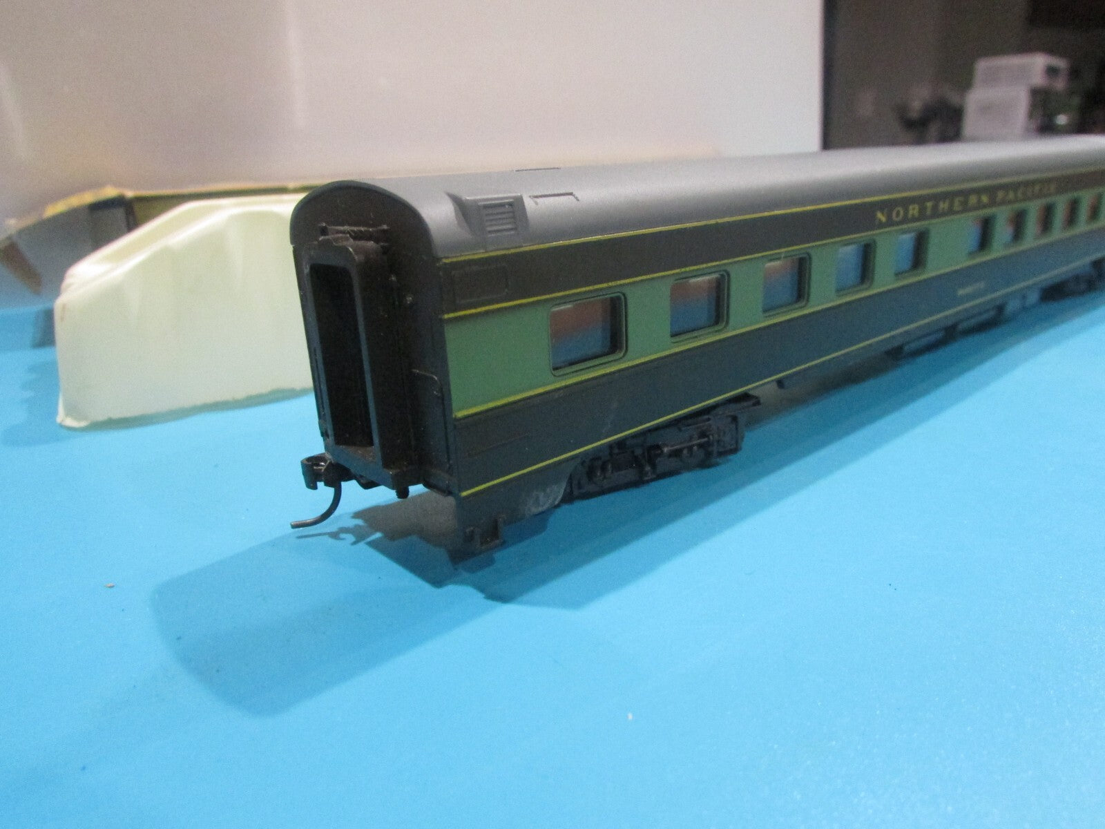 HO Scale AHM 1930 Sleeper 85ft Passenger Car Northern Pacific Lot#2135
