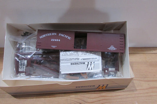 HO Scale Walthers 932-2268 40' SS Wood Box Car w/ Dreadnaught Ends NP