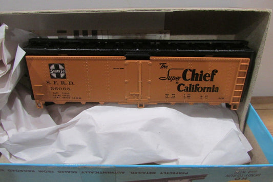 HO Scale Athearn 5023 40ft WD Reefer Car Kit ATSF Super Chief