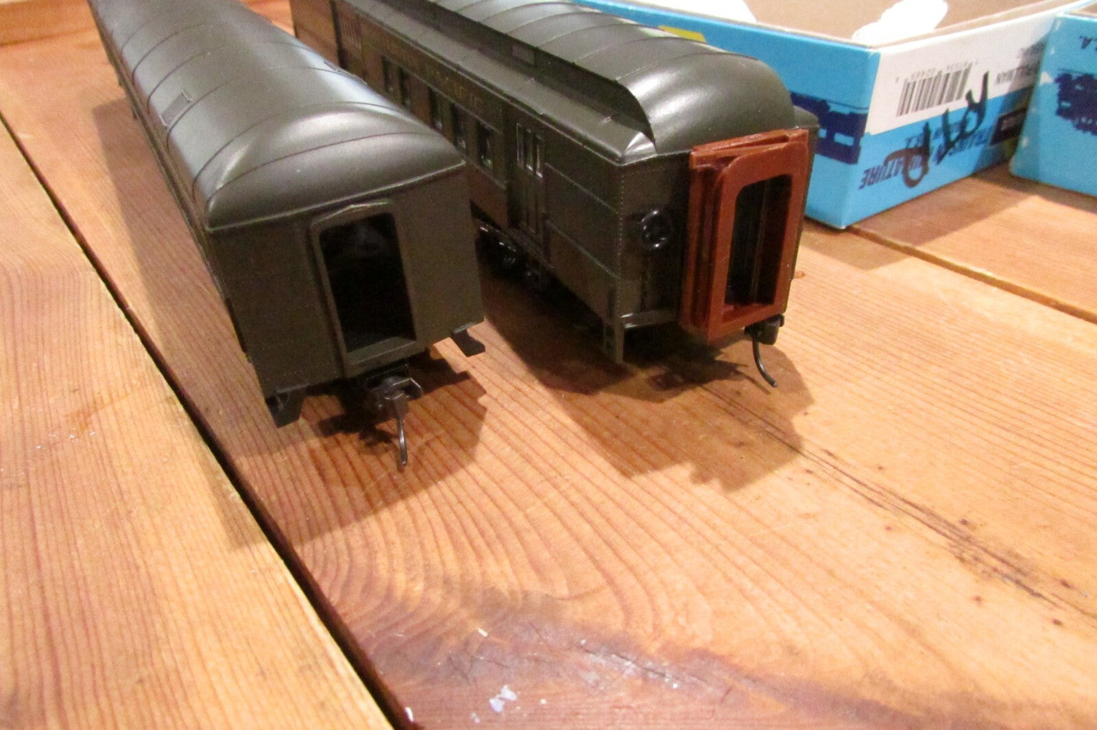 HO Scale Athearn (5)Southern Pacific Lines Passenger Cars Lot#3345
