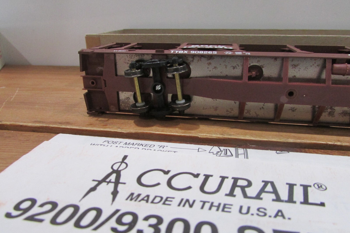 HO Scale  Accurail 9217 Bi-Lever Open Auto Rack Rock Island  Lot#4222