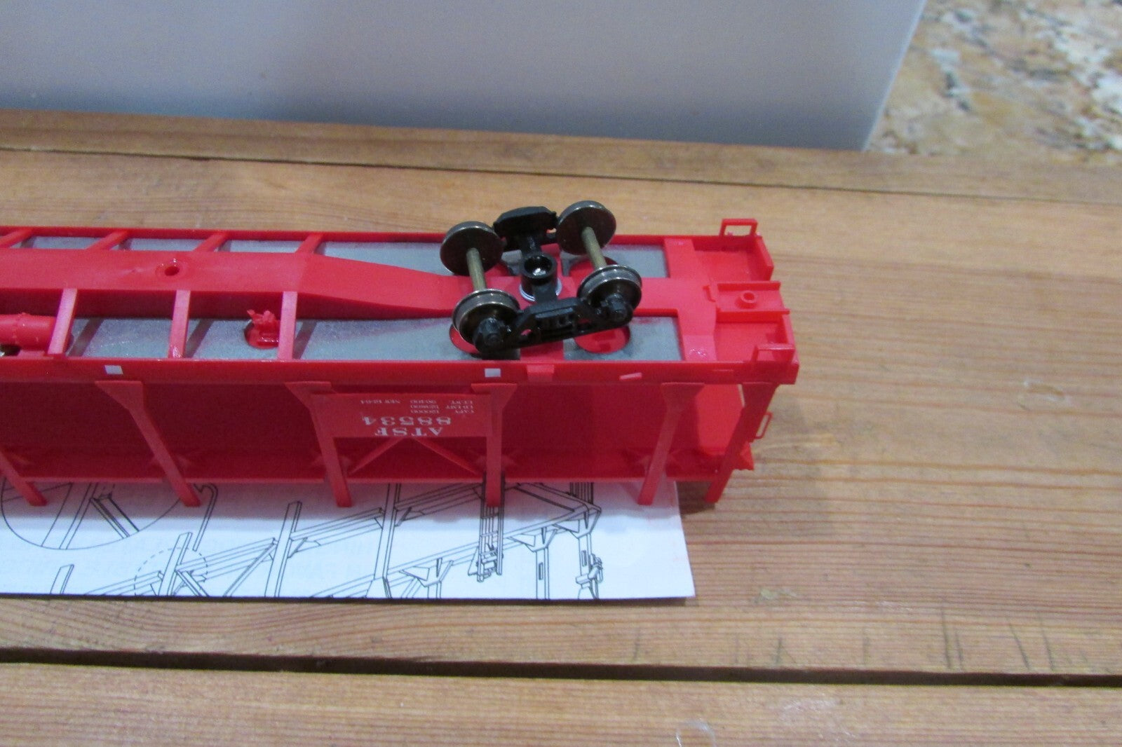 HO Scale  Accurail 9260 Bi-Lever Open Auto Rack Santa Fe  Lot#4220