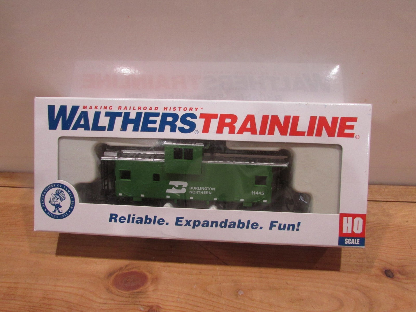 HO Scale Walthers 931-1501 Burlington Northern Wide Vision Caboose Lot#0569