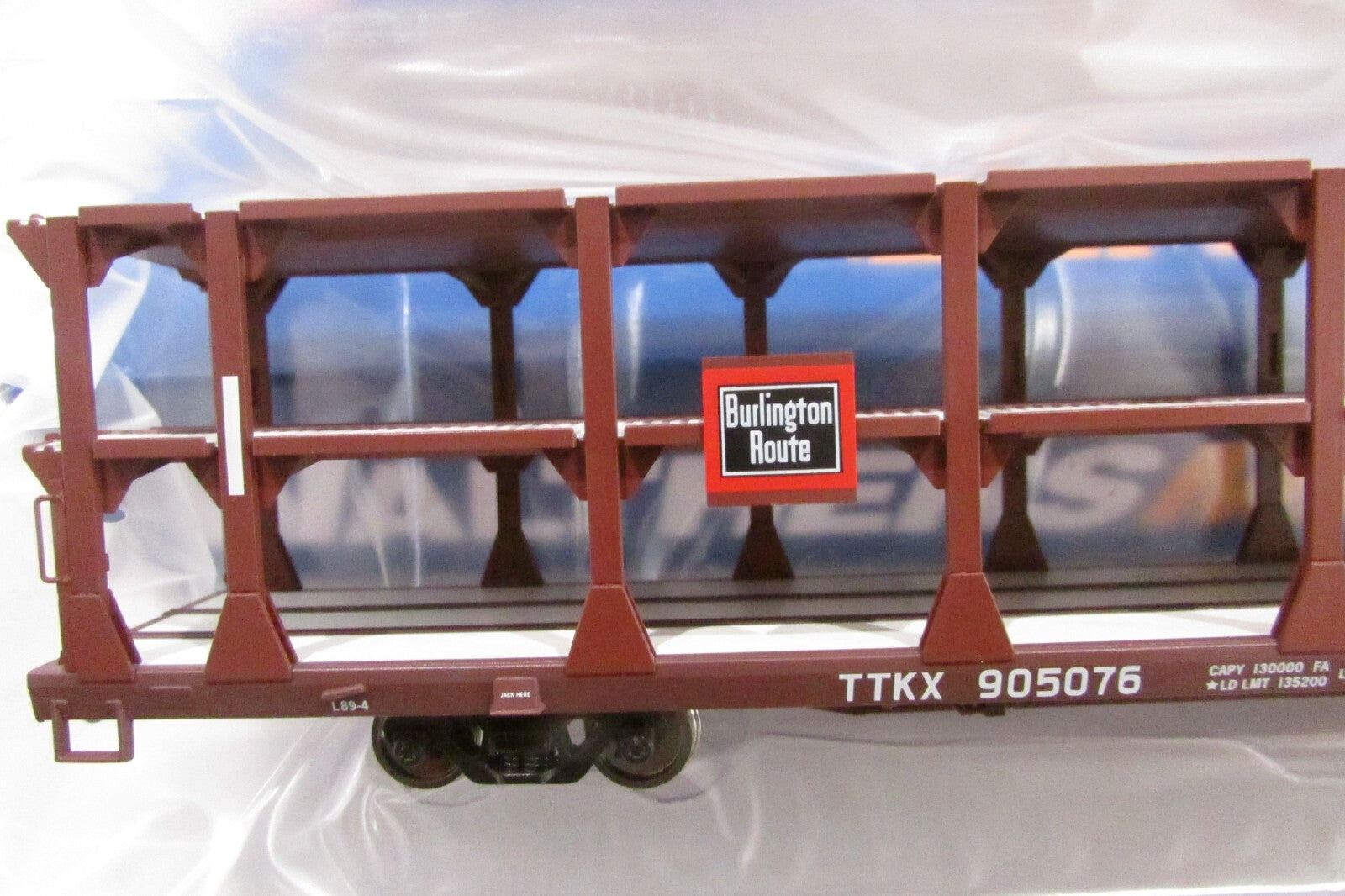 HO Scale Walthers (4) 89' Tri-Level Open Auto Rack Chicago,Burlington & Quincy