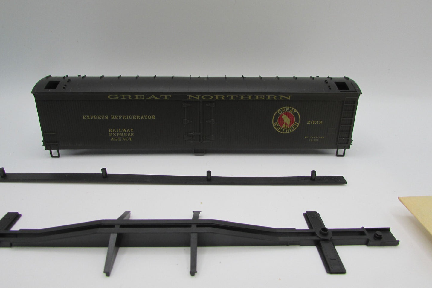 HO Scale Athearn 5332 50ft Express Reefer Great Northern ATH4681