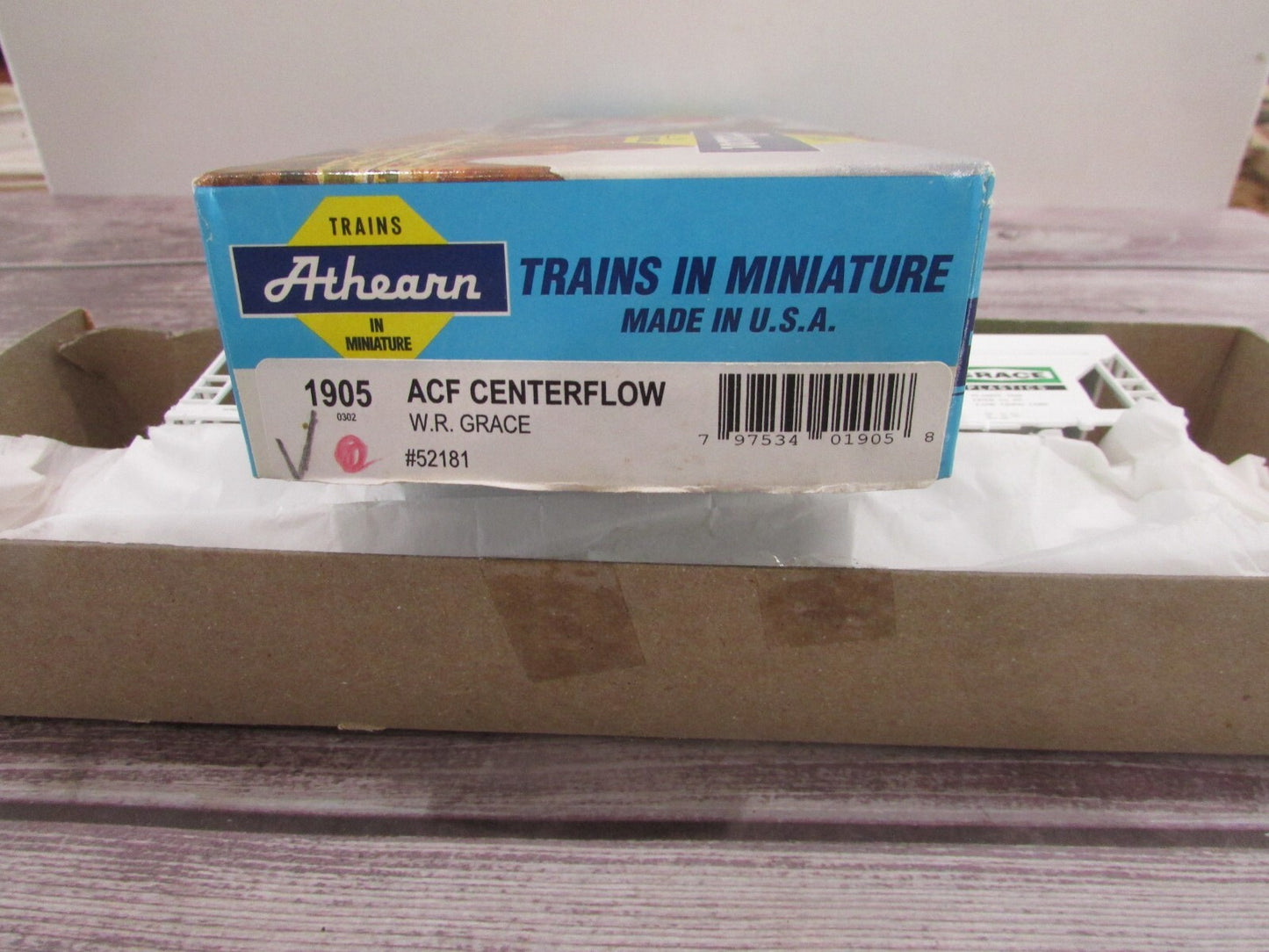 HO Scale Athearn  1905 ACF Centerflow W.R Grace #52181 Kit
