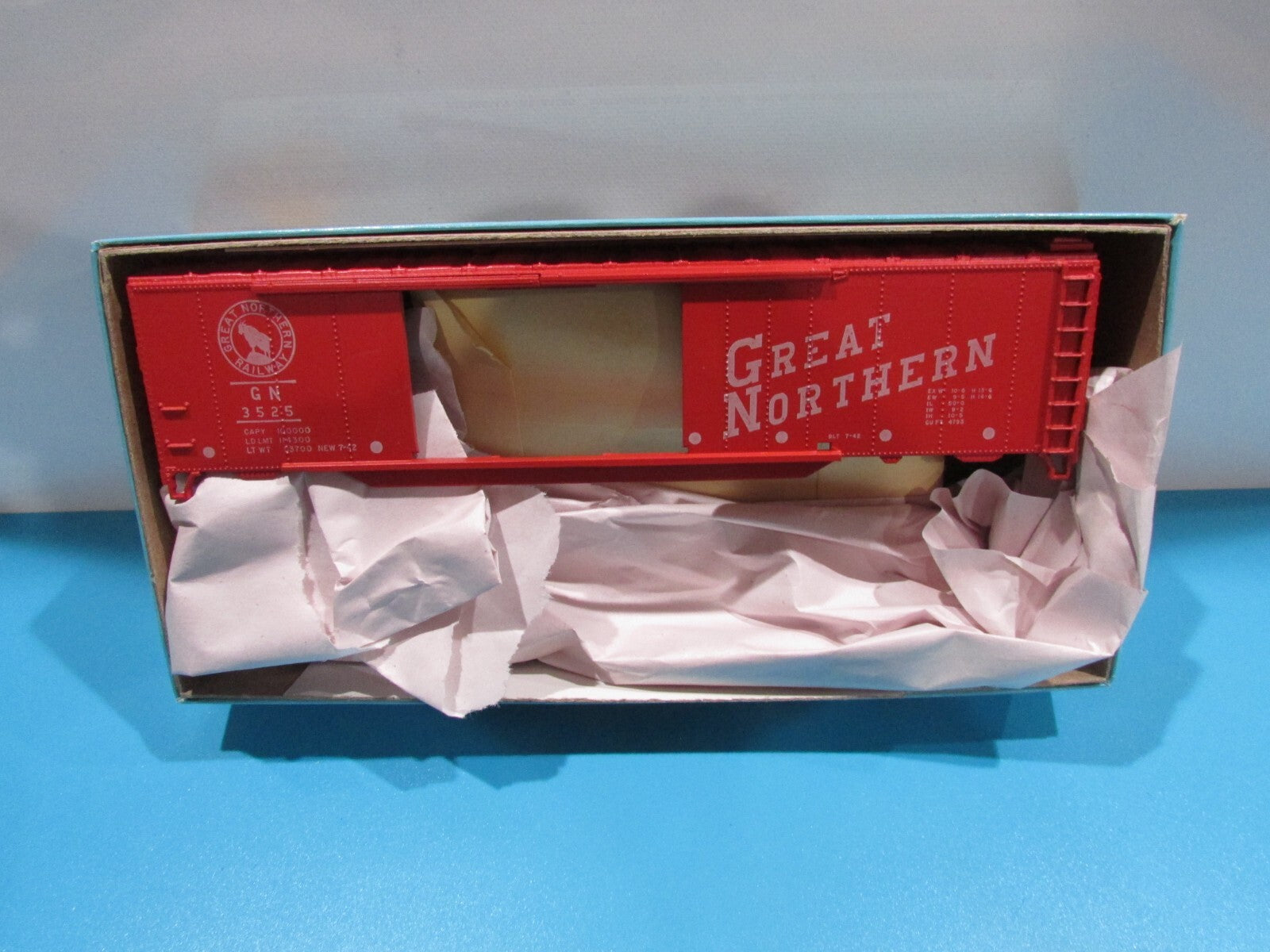 HO Scale Athearn (2) Freight Cars Kits  Great Northern Lot#1002