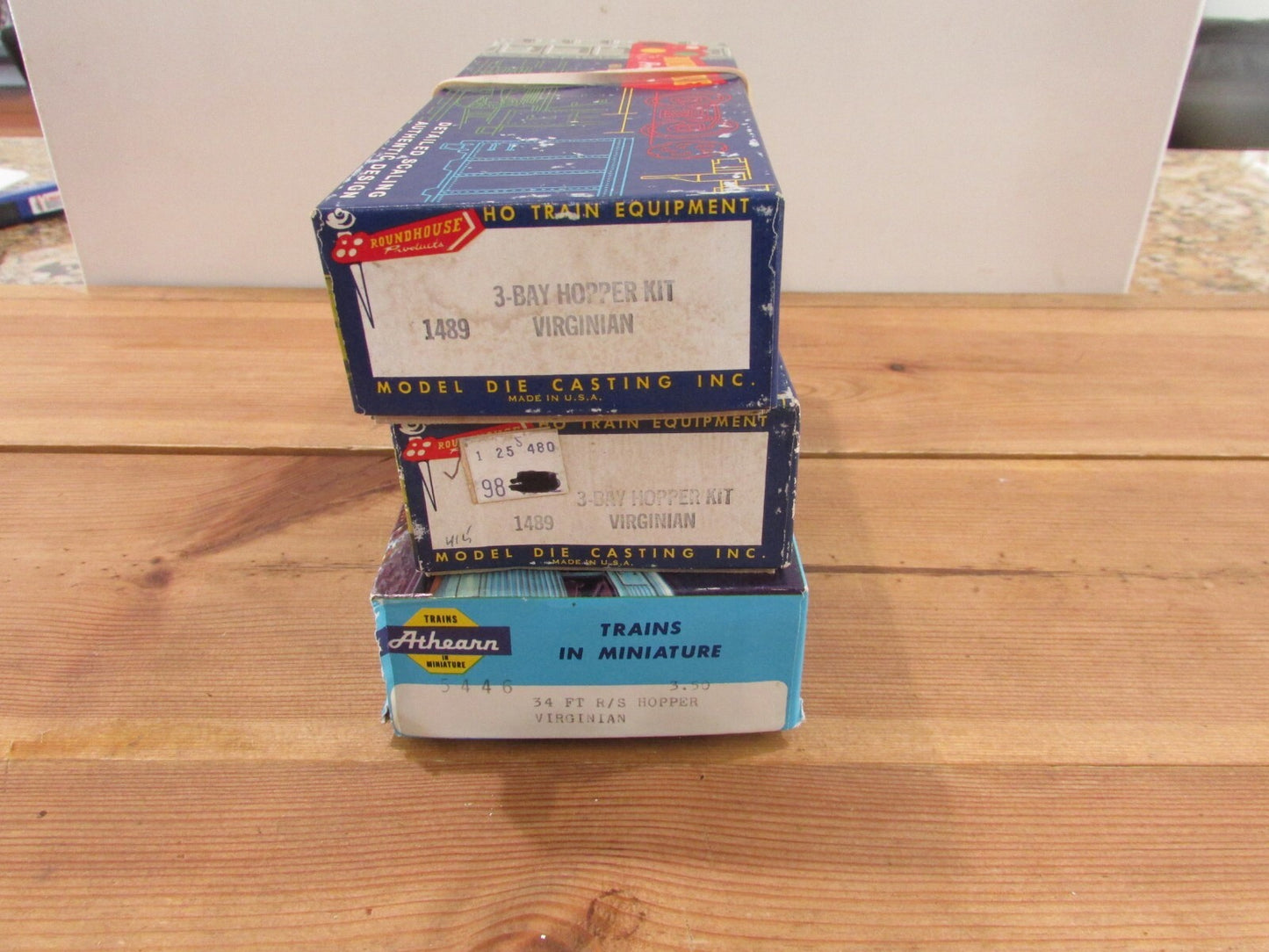 HO Scale Athearn  & Rondhouse (3) Asssorted Freight Cars Kits Virginia Lot#1650