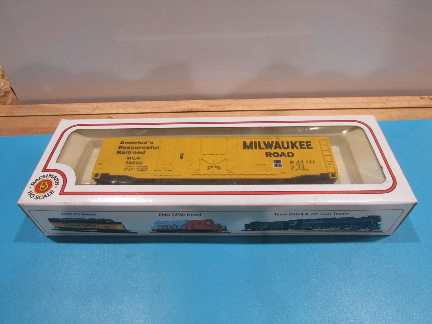 Ho Scale Bachmann Single Door Milwaukee Road Box Car #56500 Lot#1355